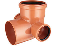 IPS CODO A 90º CON DOBLE ACOMETIDA 110 X 63 MM DESAGÜE